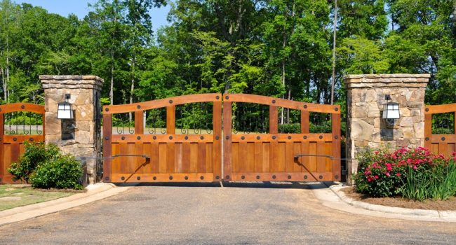 wooden-driveway-gate-landscaping-network_5638